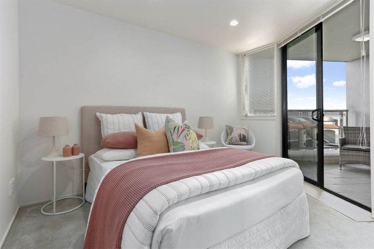 Photo of property in 3c/173 Hurstmere Road, Takapuna, Auckland, 0622