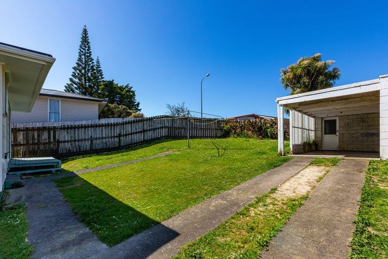 Photo of property in 18 Stipulate Place, Ascot Park, Porirua, 5024