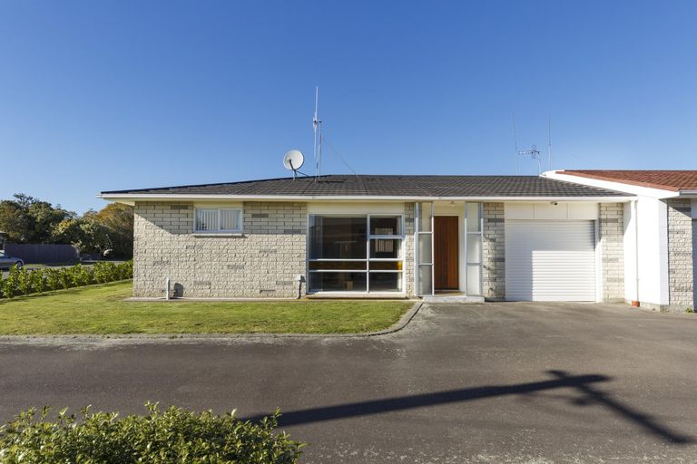 Photo of property in 1/28 Wood Street, Takaro, Palmerston North, 4410