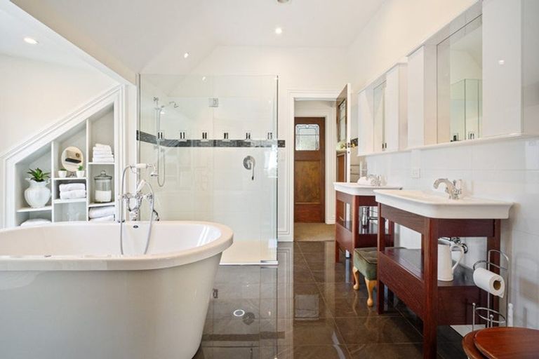 Photo of property in 5 Macmillan Avenue, Cashmere, Christchurch, 8022