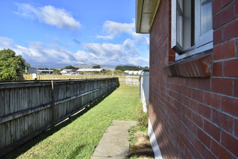 Photo of property in 10 Temuera Street, Otaki, 5512