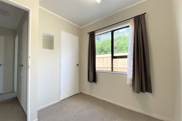 Photo of property in 2/15 Ward Crescent, Te Atatu Peninsula, Auckland, 0610