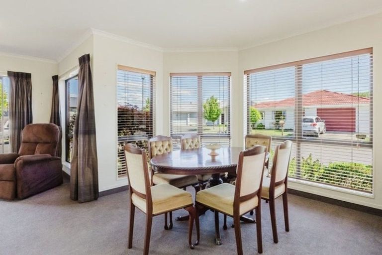 Photo of property in 22 Belgrove Place, Waipukurau, 4200
