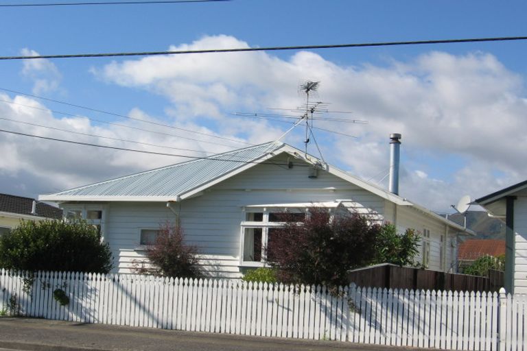 Photo of property in 12 Plunket Avenue, Petone, Lower Hutt, 5012