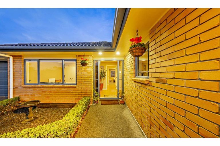 Photo of property in 13 Dunaff Place, Flat Bush, Auckland, 2019