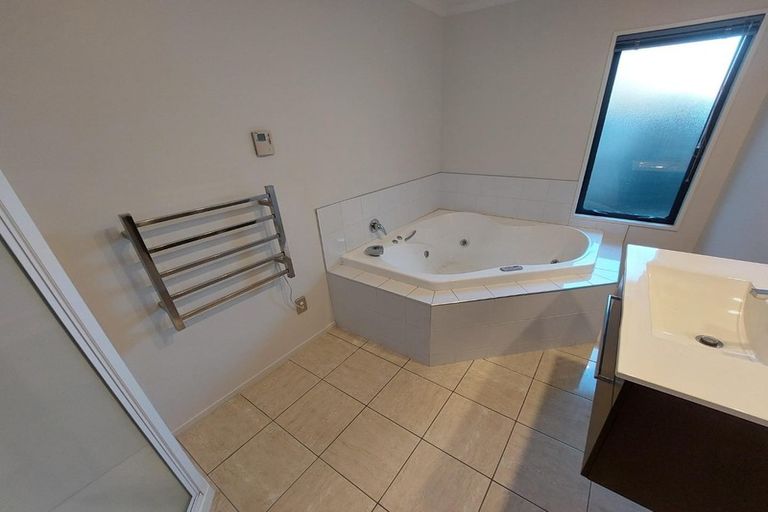 Photo of property in 5 Excalibur Place, Burwood, Christchurch, 8083