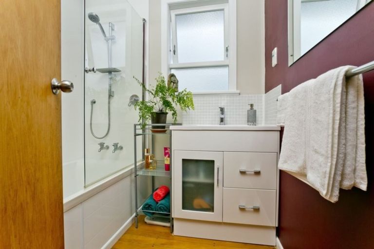 Photo of property in 6 Japonica Drive, Beach Haven, Auckland, 0626