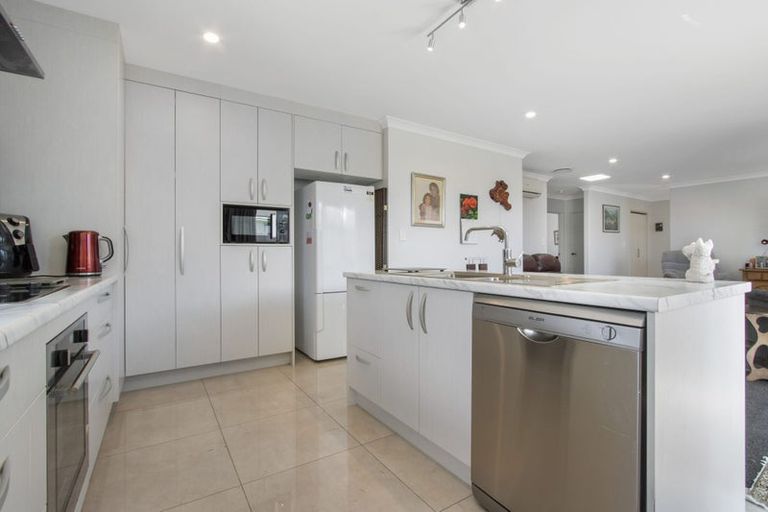 Photo of property in 22 Clive Road, Katikati, 3129