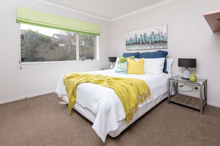 Photo of property in 18 Lissleton Drive, East Tamaki, Auckland, 2013