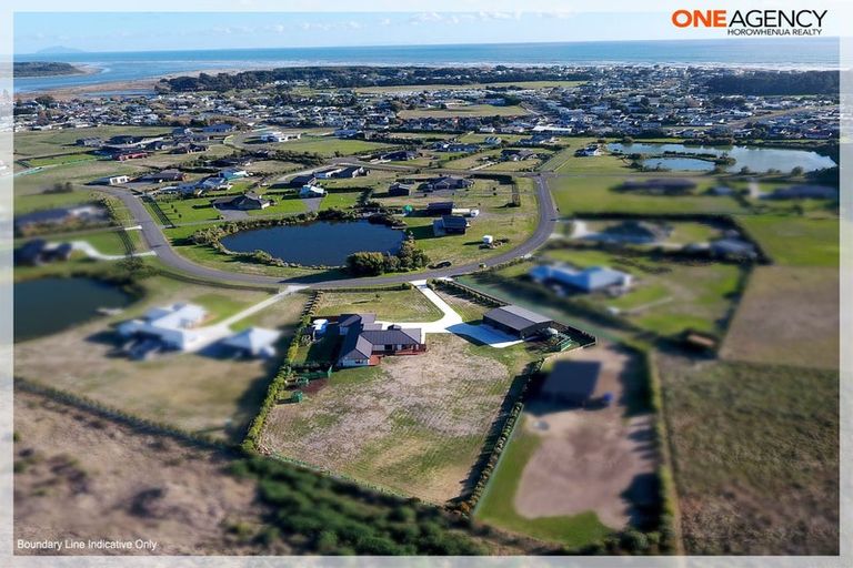 Photo of property in 15 Carex Grove, Foxton Beach, Foxton, 4815