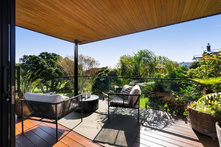 Photo of property in 12a Baring Terrace, Strandon, New Plymouth, 4312