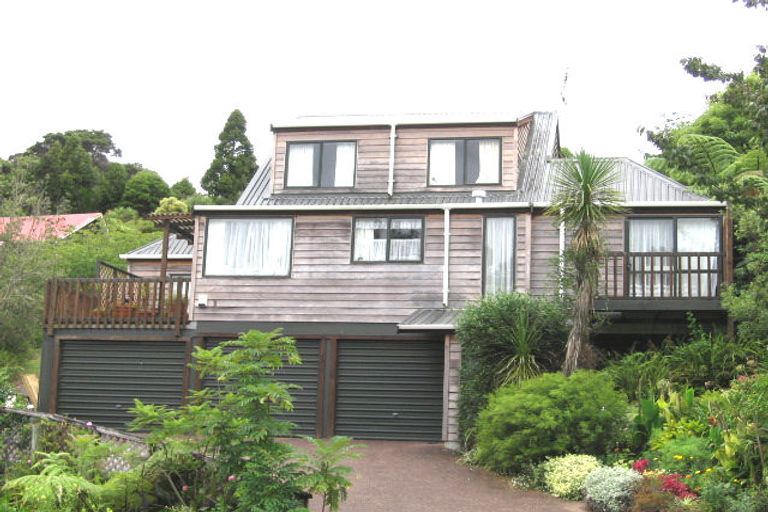Photo of property in 45 Rosecamp Road, Beach Haven, Auckland, 0626