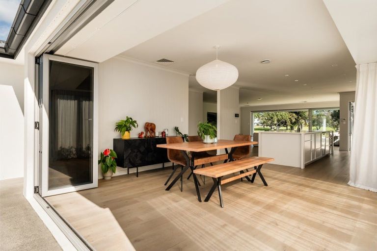 Photo of property in 194 Oceanbeach Road, Mount Maunganui, 3116