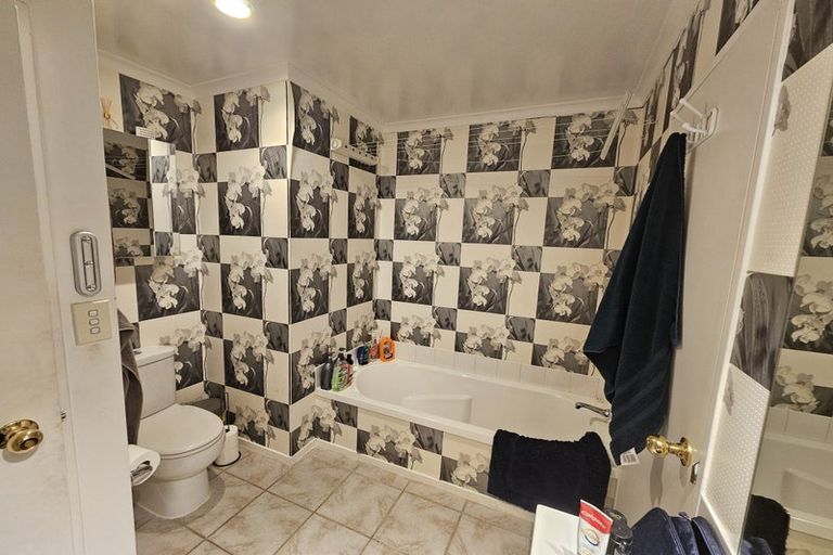 Photo of property in Tuscany Towers, 30/1 Ambrico Place, New Lynn, Auckland, 0600