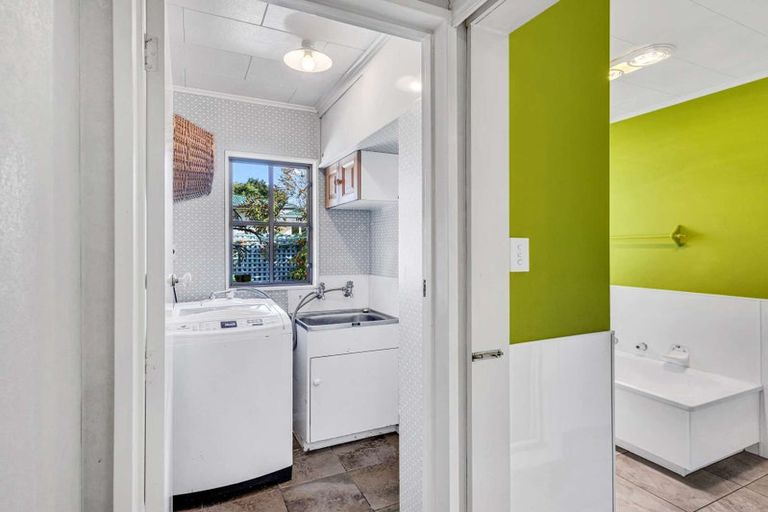 Photo of property in 1/16 Carl Avenue, Havelock North, 4130