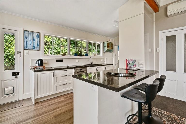 Photo of property in 196 Wade River Road, Wade Heads, Whangaparaoa, 0932