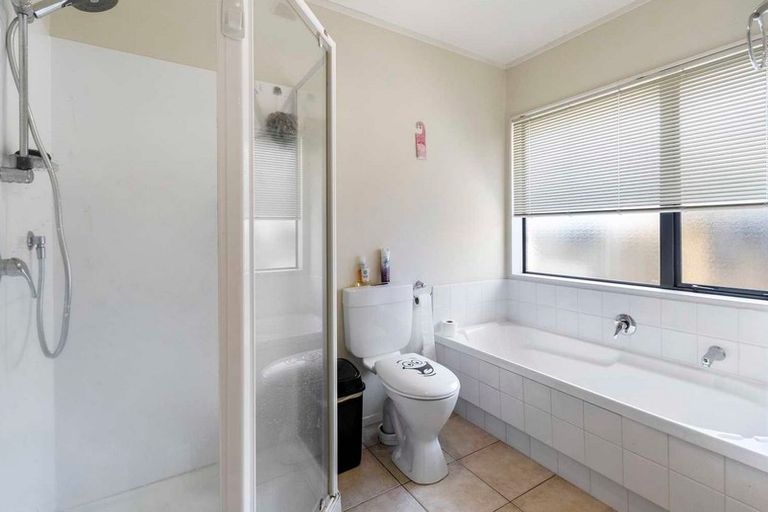 Photo of property in 19 Old Park Place, Takanini, 2112