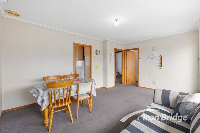 Photo of property in 2/281 Glenfield Road, Glenfield, Auckland, 0629