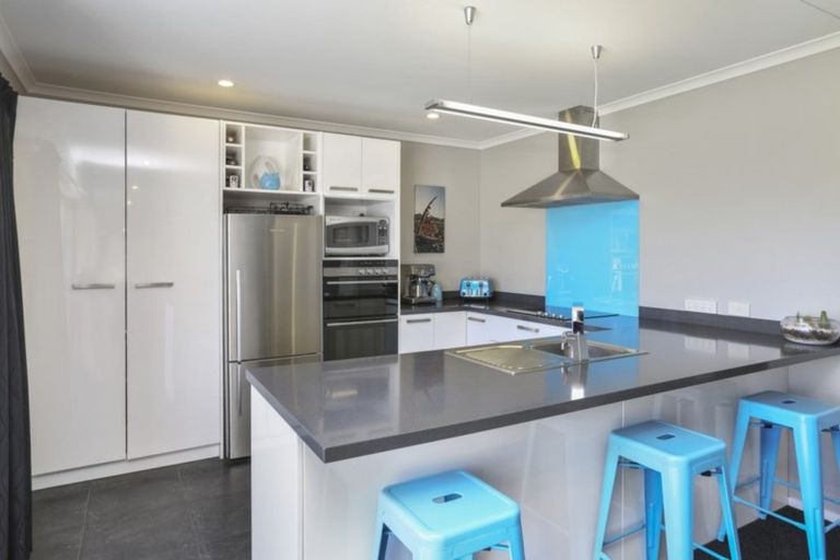 Photo of property in 14 Wentworth Lane, Waiwhakaiho, New Plymouth, 4312