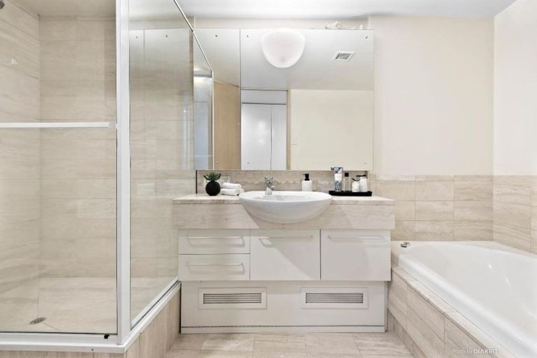 Photo of property in 1/328 Oriental Parade, Oriental Bay, Wellington, 6011