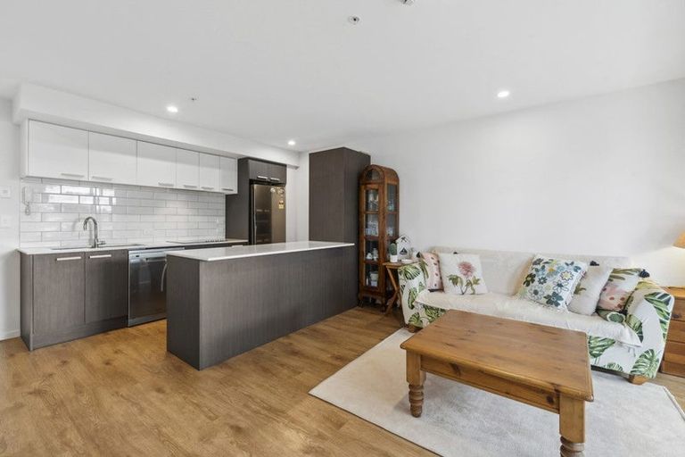 Photo of property in 102/25 Bute Road, Browns Bay, Auckland, 0630