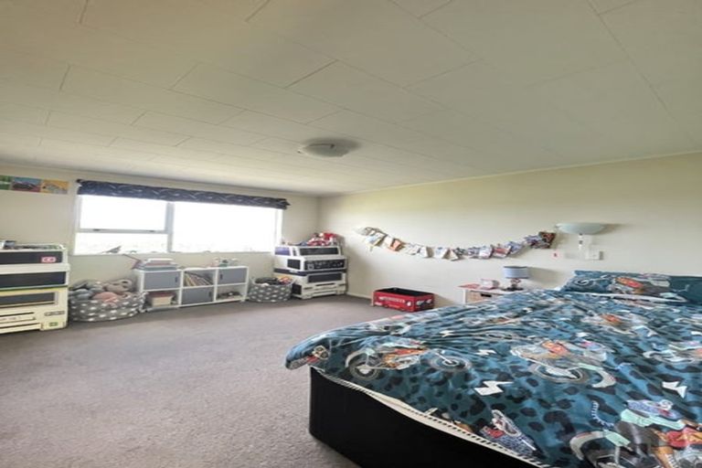 Photo of property in 5 Thurso Grove, Papakowhai, Porirua, 5024