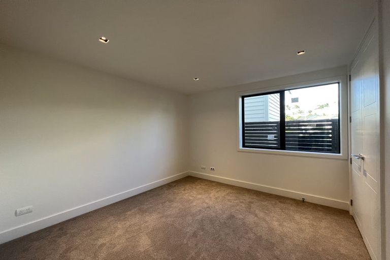 Photo of property in 11b Markham Place, Bucklands Beach, Auckland, 2012