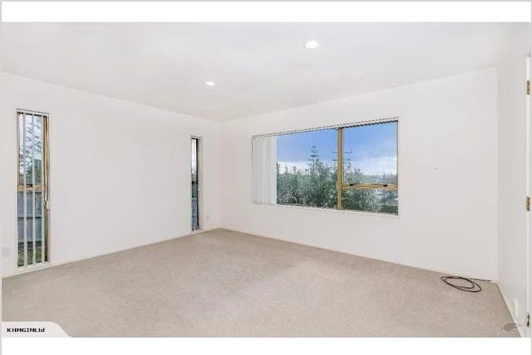 Photo of property in 2/53 High Road, Glenfield, Auckland, 0629