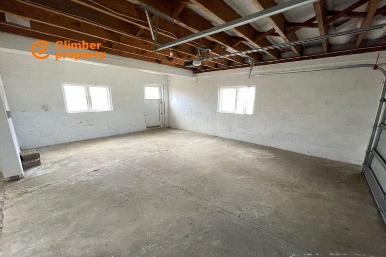 Photo of property in 2 Crystal Avenue, Glendene, Auckland, 0602