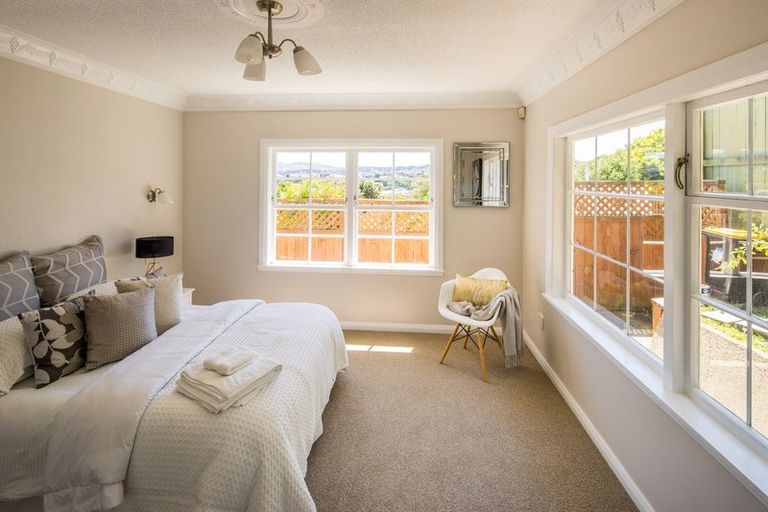 Photo of property in 25 Ashleigh Crescent, Miramar, Wellington, 6022