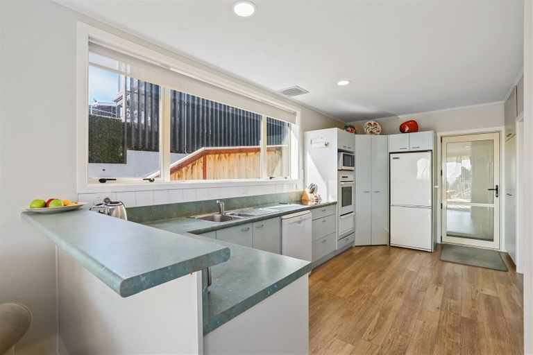 Photo of property in 40 Cannon Hill Crescent, Mount Pleasant, Christchurch, 8081