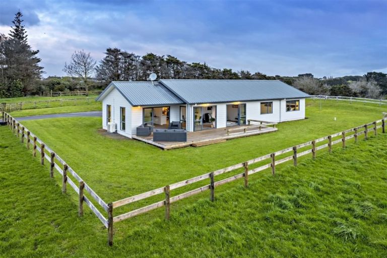Photo of property in 61 Brookside Road, Glenbrook, Waiuku, 2681