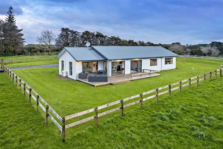 Photo of property in 61 Brookside Road, Glenbrook, Waiuku, 2681