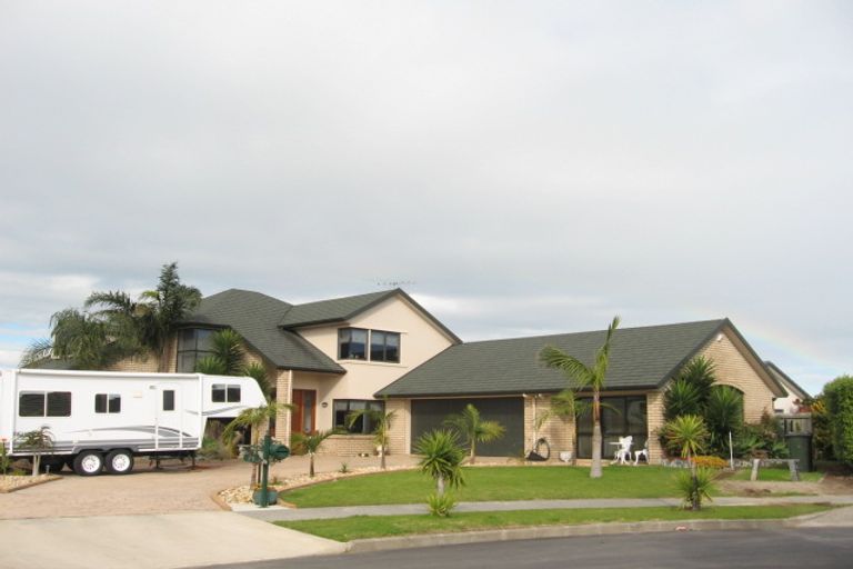 Photo of property in 24 Crannich Place, Wattle Downs, Auckland, 2103