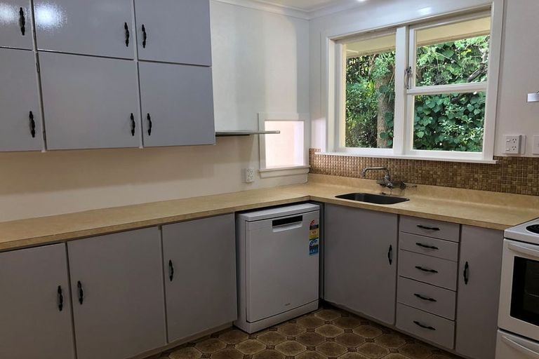 Photo of property in 2/54 Kings Crescent, Hutt Central, Lower Hutt, 5010