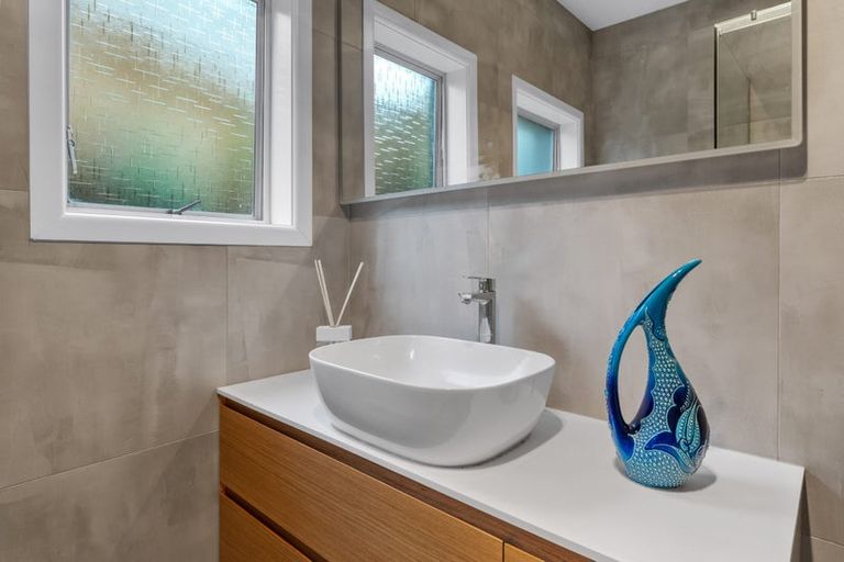 Photo of property in 31 Barlow Place, Chatswood, Auckland, 0626