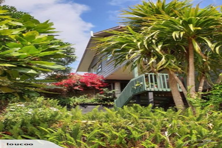 Photo of property in 17 West Glade Crescent, Birkenhead, Auckland, 0626