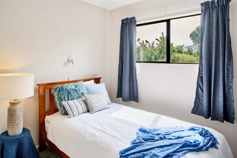 Photo of property in 1 Haunui Way, Pukerua Bay, 5026