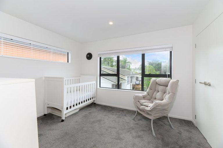 Photo of property in 4/35 Hogans Road, Glenfield, Auckland, 0629