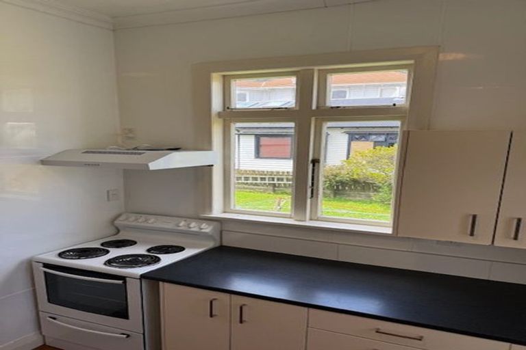 Photo of property in 1/27 Brougham Street, Mount Victoria, Wellington, 6011