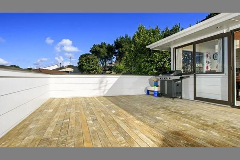 Photo of property in 33 Sequoia Place, Sunnynook, Auckland, 0620