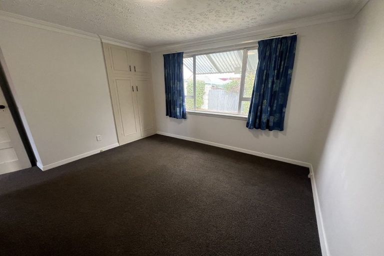 Photo of property in 16 Sawyers Arms Road, Northcote, Christchurch, 8052