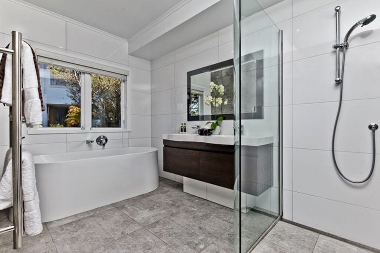 Photo of property in 68a Kowhai Road, Campbells Bay, Auckland, 0630