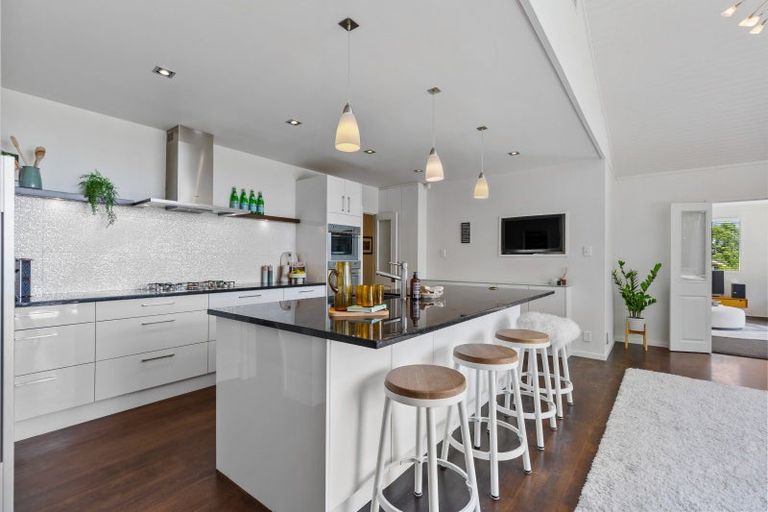 Photo of property in 10 Emily Lane, Greenhithe, Auckland, 0632