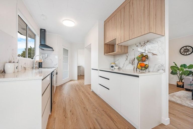 Photo of property in 11 Murillo Place, Henderson, Auckland, 0612