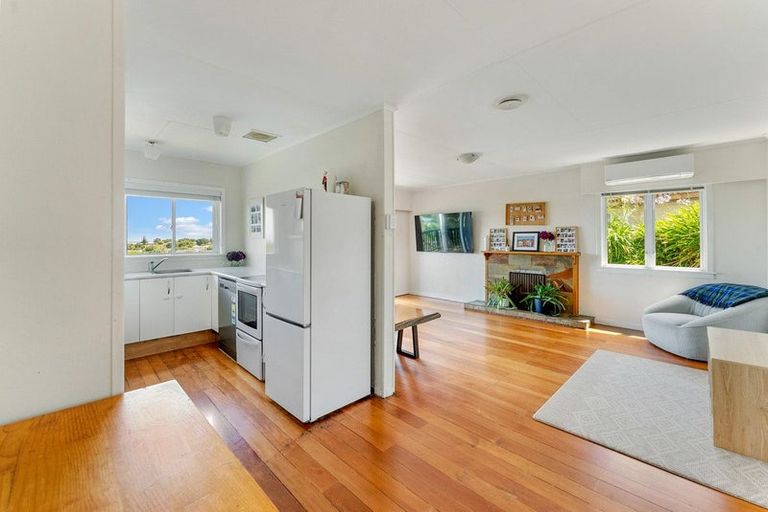 Photo of property in 13 Mount View Place, Spotswood, New Plymouth, 4310