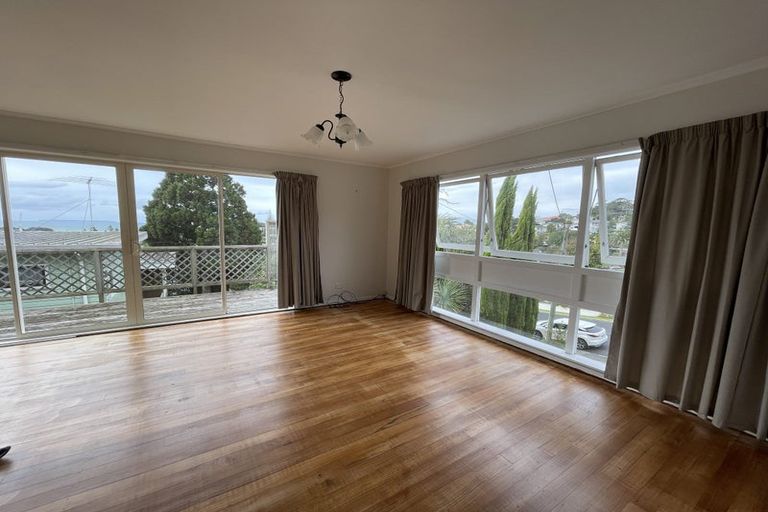 Photo of property in 71 Matipo Road, Mairangi Bay, Auckland, 0630