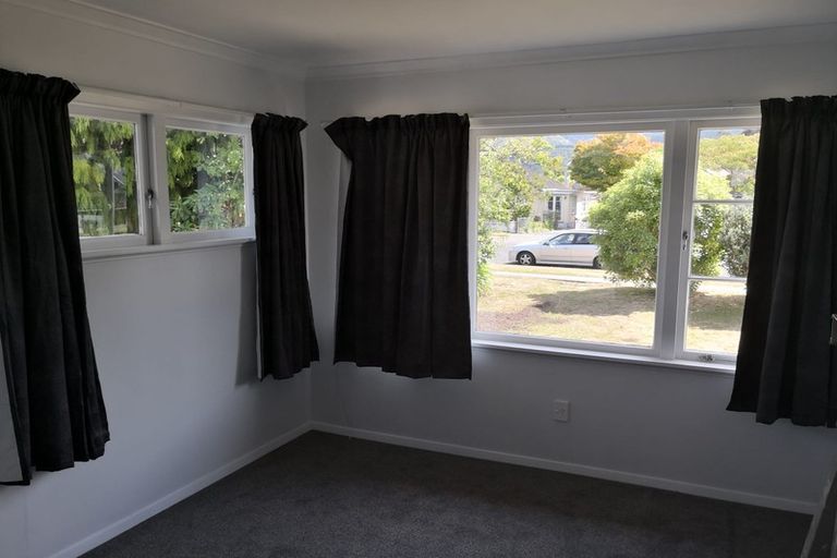 Photo of property in 7 Heretaunga Square, Silverstream, Upper Hutt, 5019