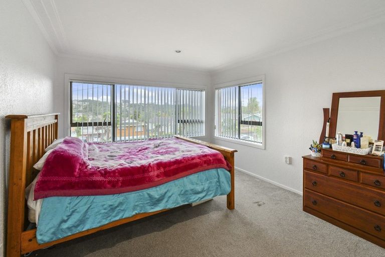 Photo of property in 19 Lynmore Drive, Hillpark, Auckland, 2102