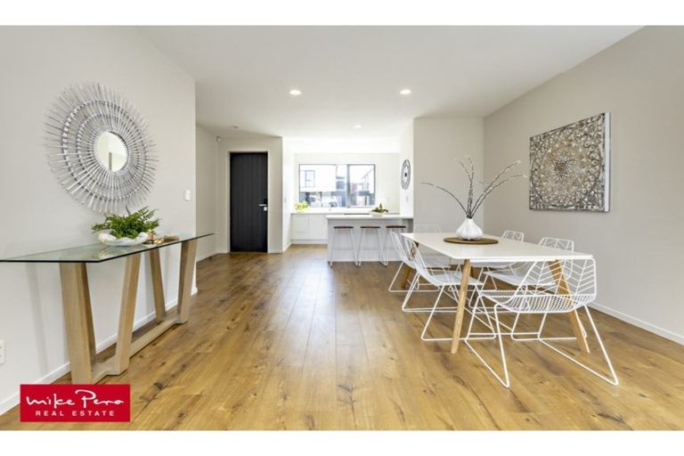 Photo of property in 8 Te Aparangi Crescent, Papakura, 2110